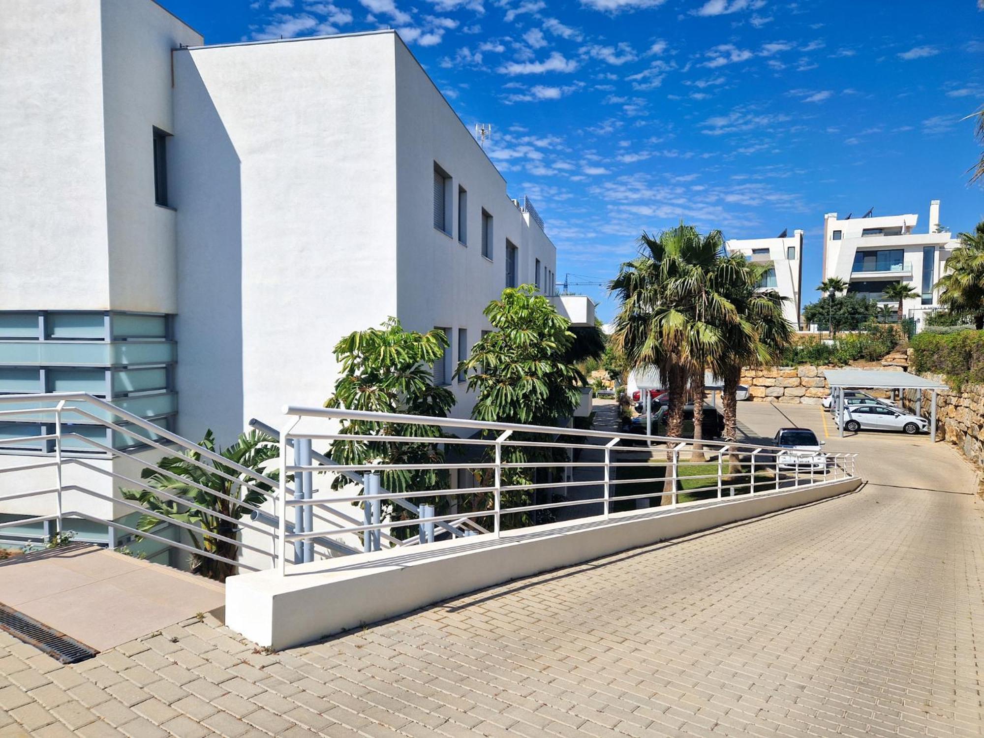 Luxury Ground Floor Apt - 300 M To Cabopino Golf Marbella Exterior foto